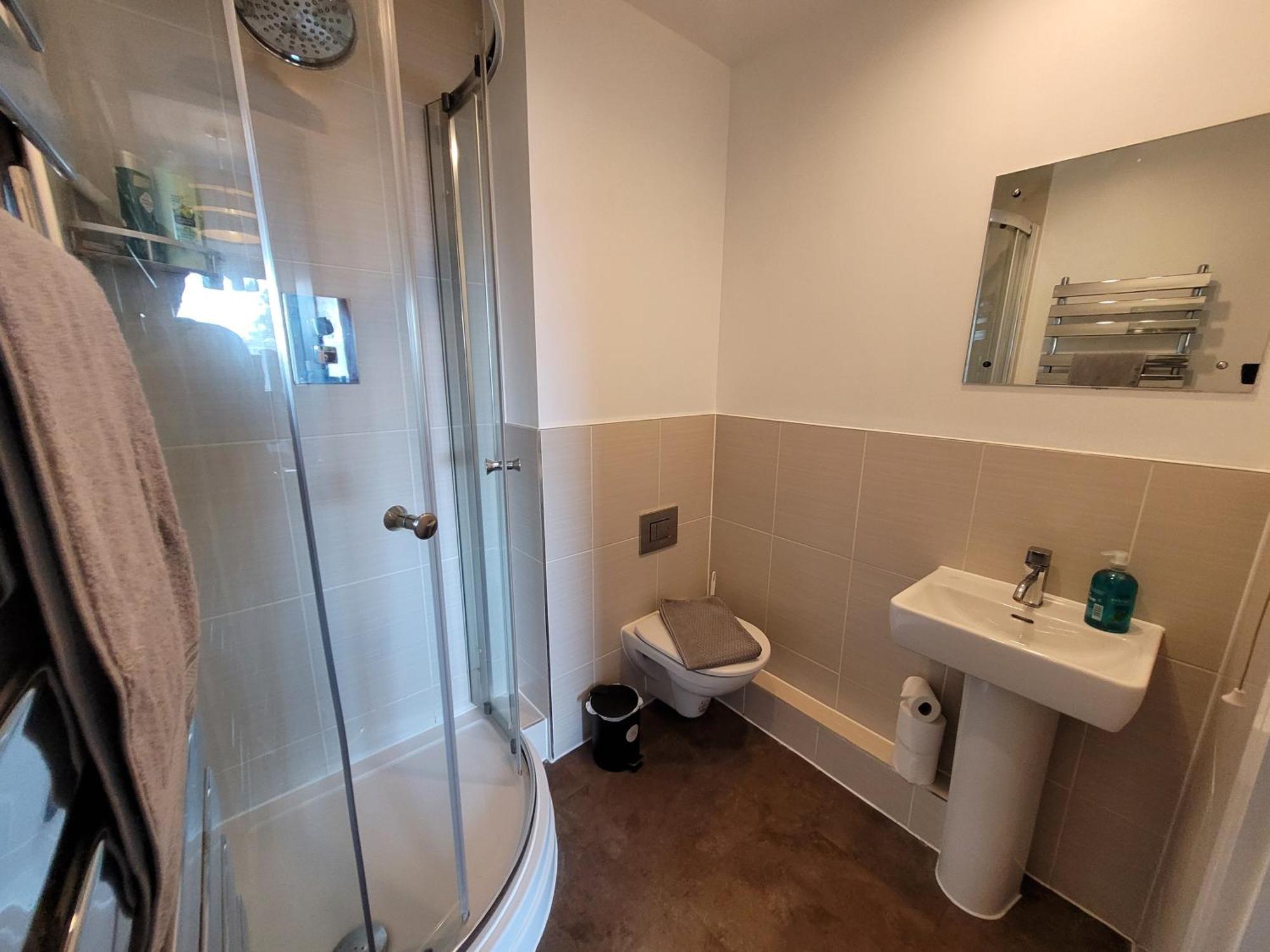 Lesley Court- A Lovely Spacious 2 Bedroom Apartment By Catchpole Stays Челмсфорд Экстерьер фото