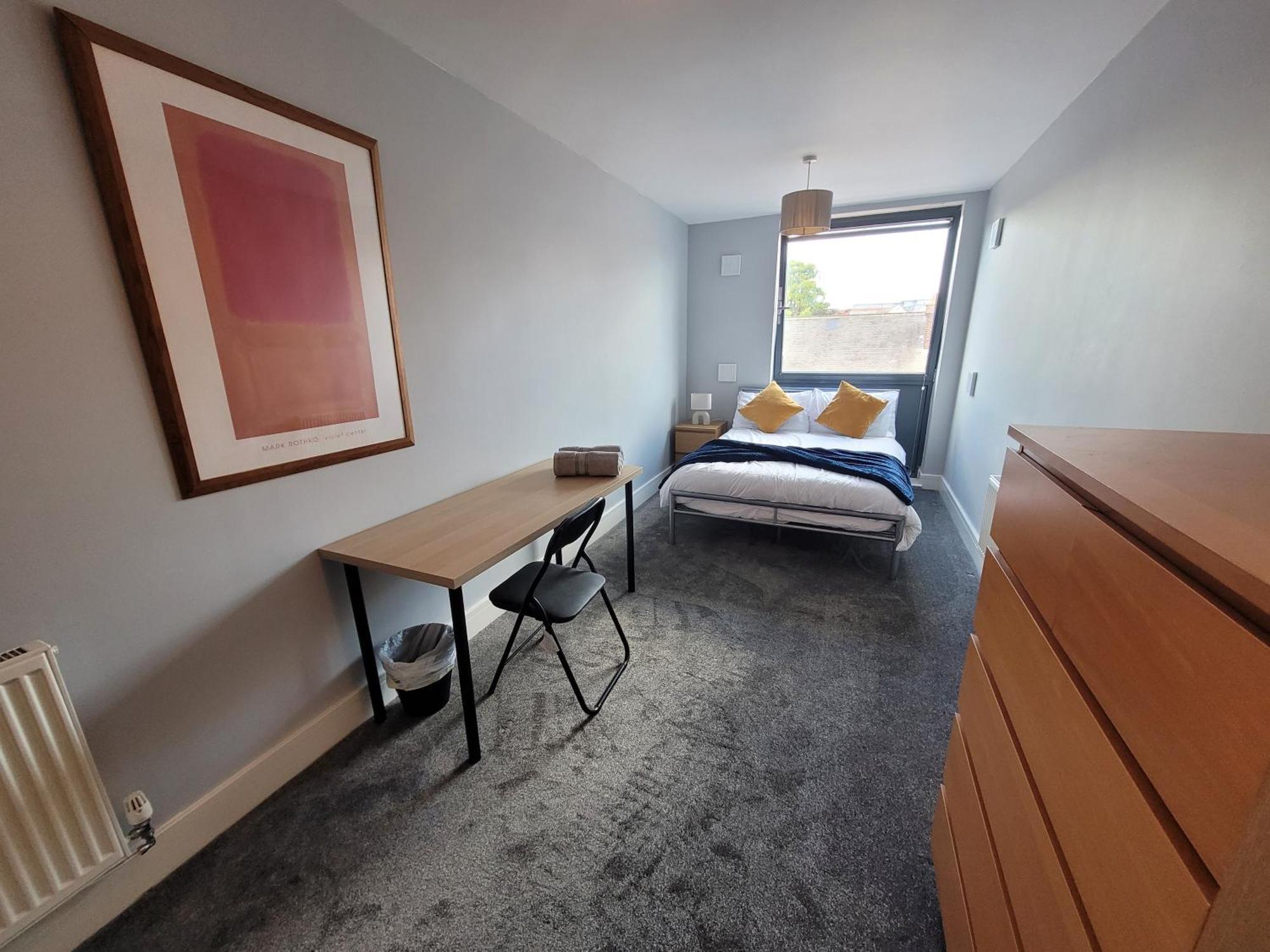 Lesley Court- A Lovely Spacious 2 Bedroom Apartment By Catchpole Stays Челмсфорд Экстерьер фото