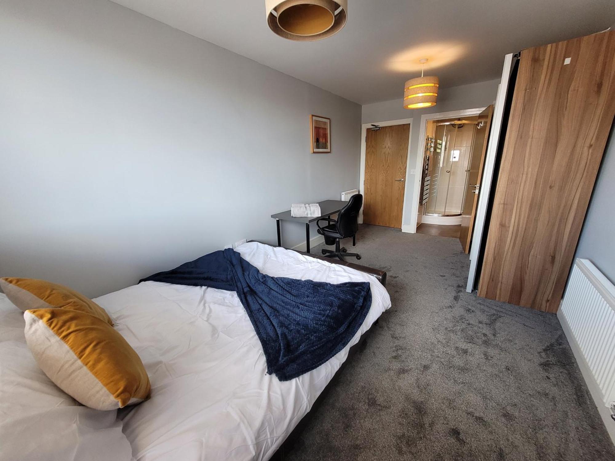 Lesley Court- A Lovely Spacious 2 Bedroom Apartment By Catchpole Stays Челмсфорд Экстерьер фото